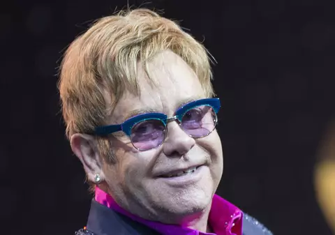 Elton John, cea mai generoasă vedetă din Marea Britanie