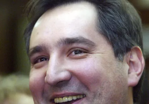 ROMÂNIA I-A ÎNCHIS SPAŢIUL AERIAN VICEPREMIERULUI RUS! "Data viitoare VIN CU UN BOMBARDIER", ameninţă Dmitri Rogozin