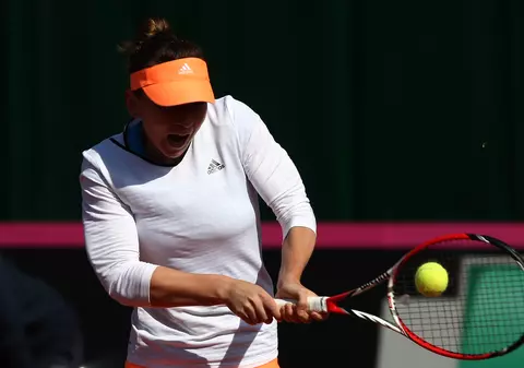 Atenție la Stephens! Are 2-1 în meciurile cu Simona Halep. Românca joacă luni