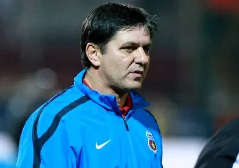 FCSB a fost aruncată azi din Ghencea! ^Simbolul Lăcătuș a scos pușca la oamenii Armatei: ”O să ajungă o ruină”