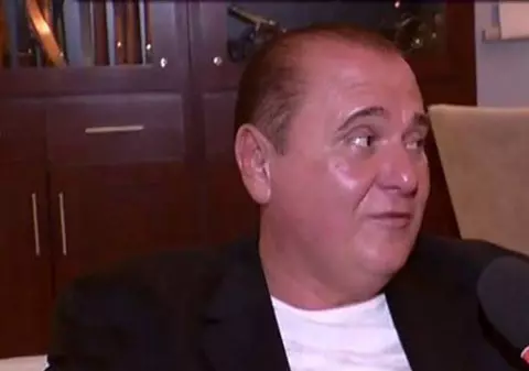 Nick Rădoi nu mai iese din casă după ce a fost persiflat de Vica Blochina