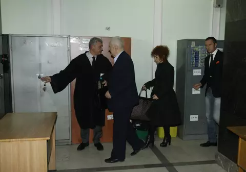 DOSARUL TRANSFERURILOR. ”Nea Jean” are bonă în pușcărie!