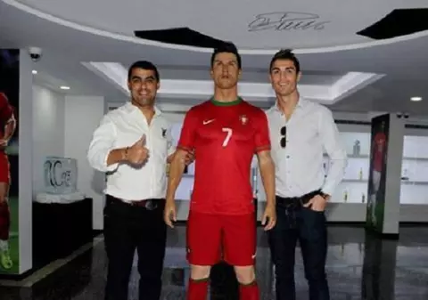VIDEO / Cristiano Ronaldo și-a salvat fratele căzut în patima băuturii