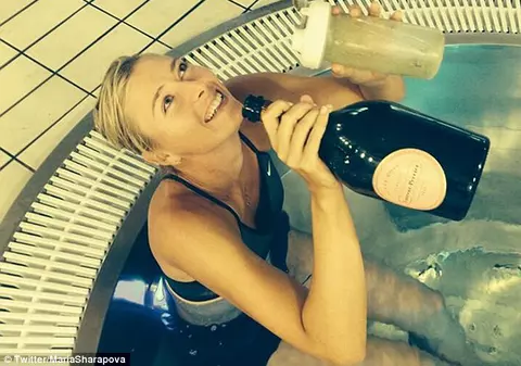 Veşti bune pentru fanii Mariei Şarapova. Rusoaica este din nou singură