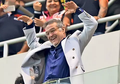 Steaua petrece, şefii pătimesc! Gigi Becali şi Mihai Stoica erau sufletul petrecerilor, acum titlul 25 se serbează fără cei doi