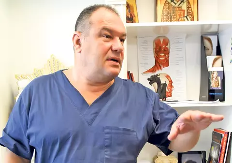 RĂZBOIUL SILICOANELOR IA AMPLOARE! Medicul Marek Vâlcu a LUAT ÎN VIZOR o BLONDĂ CELEBRĂ din showbiz