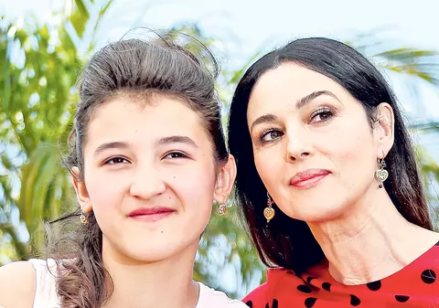 La 13 ani, o româncă a fost premiată la Festivalul de la Cannes: "Colegele îmi spun că le sunt antipatică!"