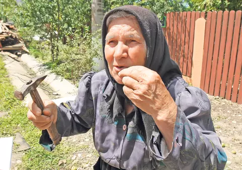 În 10 minute, vijelia le-a luat toată agoniseala! «Mi-a zburat acoperișul, solarul și găinile» | FOTO