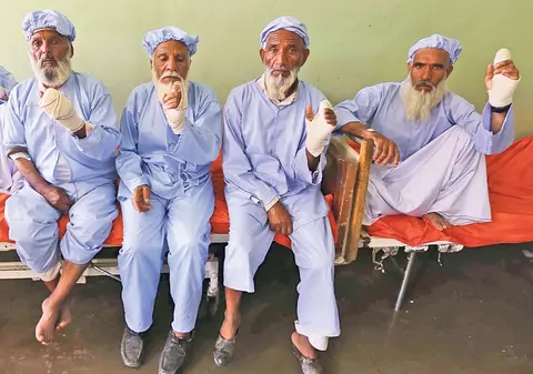 Teroare printre cetăţenii afgani! Le-au tăiat degetele pentru că au votat