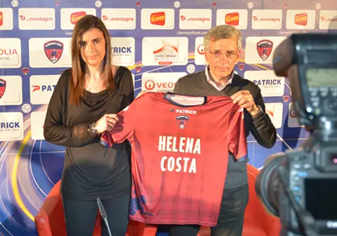 Prima antrenoare a unei echipe profesioniste masculine a demisionat după o lună!