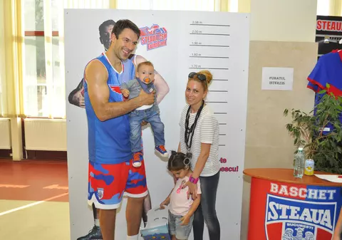 Cel mai mic fan al Stelei are doar un an și este deja actor de reclame