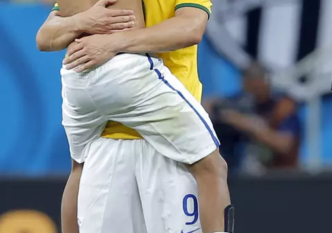 Golul 100 al Cupei Mondiale a fost marcat de Neymar în meciul 100 al naţionalei cariocas la turneele finale