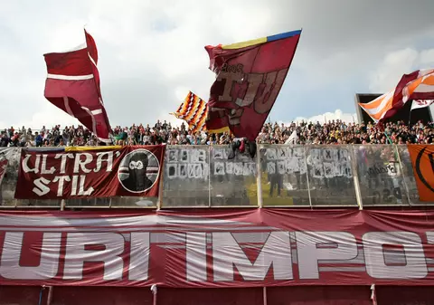 Fanii Rapidului nu mai au încredere în club. Decid prin vot la cine să ajungă banii lor