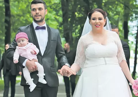 OANA ROMAN şi SOŢUL EI pleacă în VACANŢĂ! Vezi pe MÂNA CUI rămâne micuţa MARIA ISABELA!