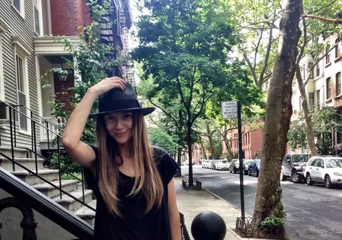 Ce face ADELA POPESCU la NEW YORK, în timp ce IUBITUL RADU "a PUS GHEARA pe LAPTOP"!