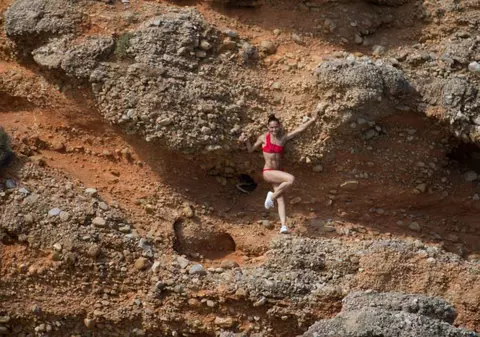 ÎŢI mai AMINTEŞTI de ADRIELA MORAR de la "DANSEZ"? CUM ARATĂ ACUM focoasa PARTENERĂ a lui SMILEY! | FOTO/VIDEO