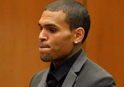 Chris Brown a fost ELIBERAT din ÎNCHISOARE mai devreme 