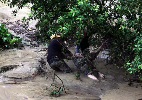 STARE DE ALERTĂ din cauza INUNDAŢIILOR. Turişti ROMÂNI blocaţi în Bulgaria