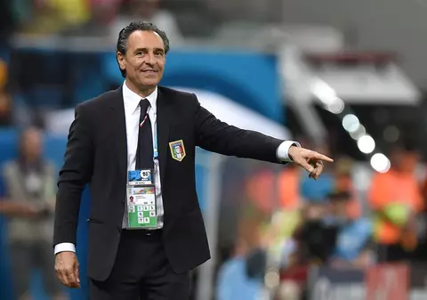 Deşi au învins Anglia, italienii sunt furioşi! Prandelli îl acuză pe arbitru