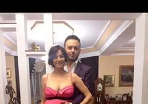 CLAUDIA PĂTRĂŞCANU, despre GABI BĂDĂLĂU, tatăl BEBELUŞULUI ei: "Un CRAI. Ştiu CU CINE M-AM ÎNCURCAT!"