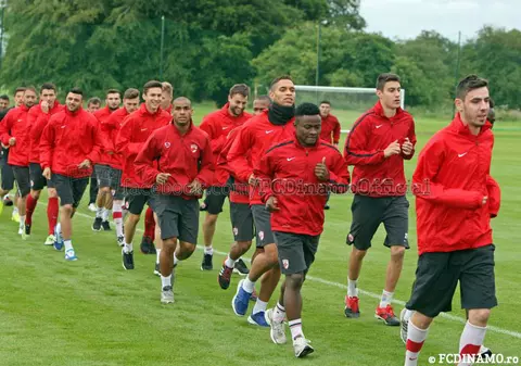 GALERIE FOTO / Dinamo a plecat în Anglia. S-au stabilit trei din cele cinci partide amicale 
