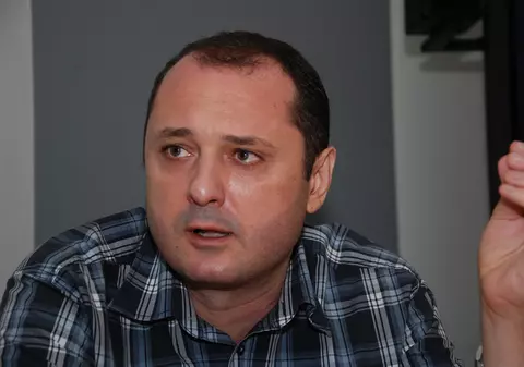 MEMORIALUL DURERII LA TVR! Gafa comentatorului Emil Hossu-Longin