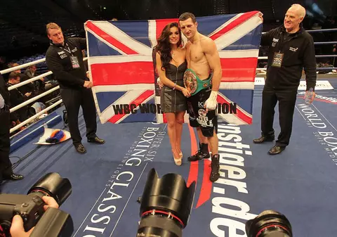 Carl Froch şi-a cerut iubita în căsătorie chiar în ringul de box!