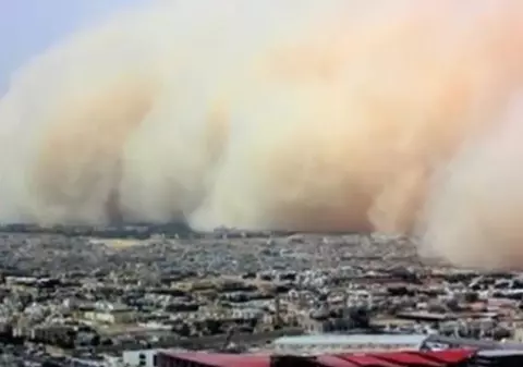 IMAGINEA APOCALIPSEI! Furtuna de nisip de la Teheran A ÎNGHIŢIT 5 SUFLETE | FOTO&VIDEO