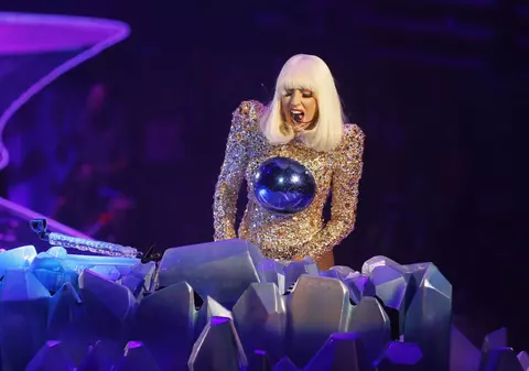 LADY GAGA, DE NERECUNOSCUT! TRANSFORMARE SURPRINZĂTOARE! | FOTO