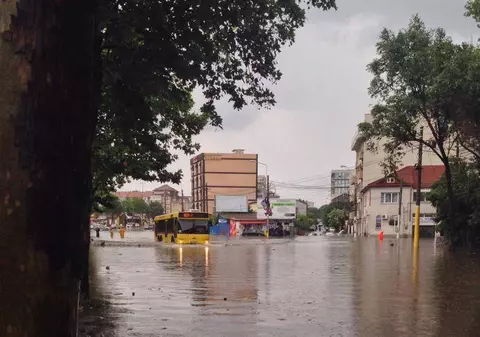 Constanţa, SUB APE! Ploile au făcut ravagii la malul mării