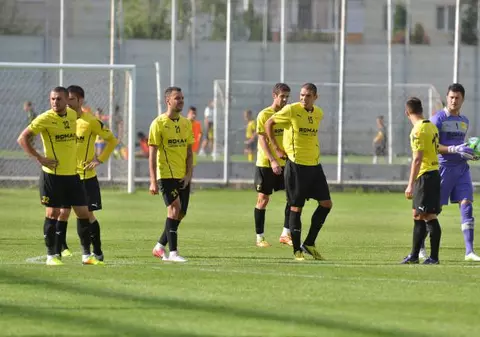 ”Stegarii” sunt disperați că nu și-au primit banii: au plecat din cantonament!