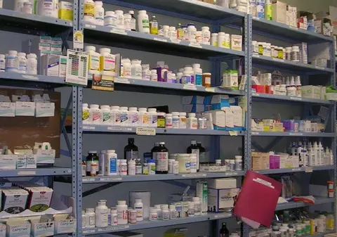 Medicamente INTERZISE în UE, VÂNDUTE fără reţetă în România