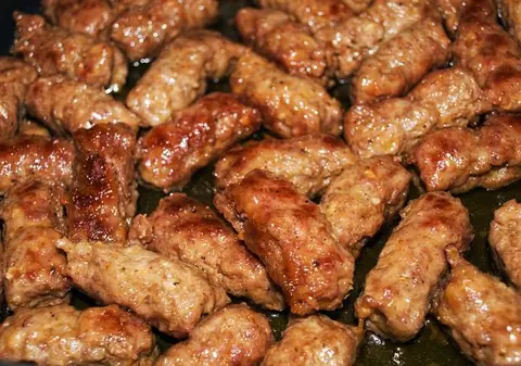 MICII ROMÂNEŞTI, fabricaţi după REŢETA TRADIŢIONALĂ, EXPORTAŢI în UE