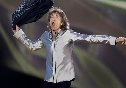 Mick Jagger, surprins alături de o altă femeie, la 3 luni de la decesul iubitei sale