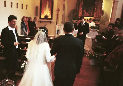 BISERICA lămureşte problema INTERZICERII NUNŢILOR în zilele de SÂMBĂTĂ