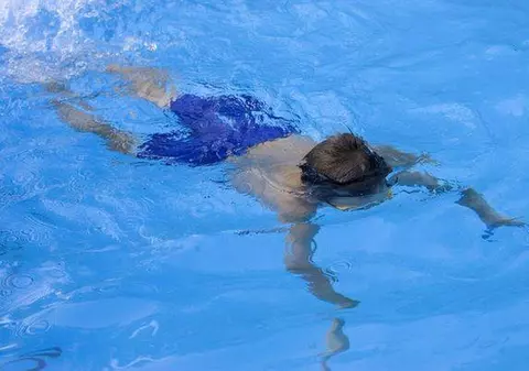 Tragedie în Olt! Un copil de 13 ani s-a înecat într-o piscină inaugurată în urmă cu 2 zile 