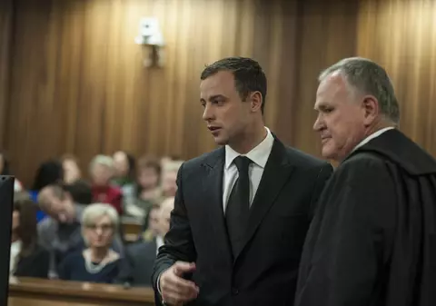 Oscar Pistorius s-a bătut cu un pilot de curse într-un club de noapte