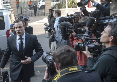 Procesul atletului Oscar Pistorius se reia după o lună în care paralimpicul a fost testat psihologic