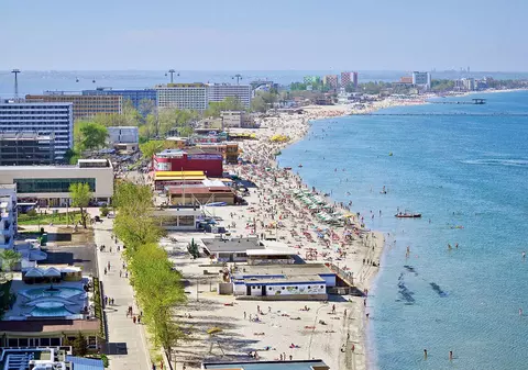Un TÂNĂR s-a ÎNECAT la Mangalia! PLAJA de 4 km are NUMAI 2 SALVAMARI