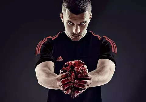 Neamțul Lukasz Podolski și-ar da inima pentru Cupa Mondială. La propriu!