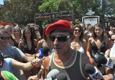 Ca EL, NIMENI!  Radu Mazăre, la volanul unui Jaguar, la PARADA MOTOCICLIŞTILOR 