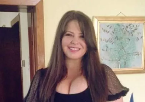 RITA MUREŞAN, o MAMĂ FERICITĂ! Ce ADORABILE erau FETIŢELE EI în COPILĂRIE şi cât de FRUMOASE S-AU FĂCUT!
