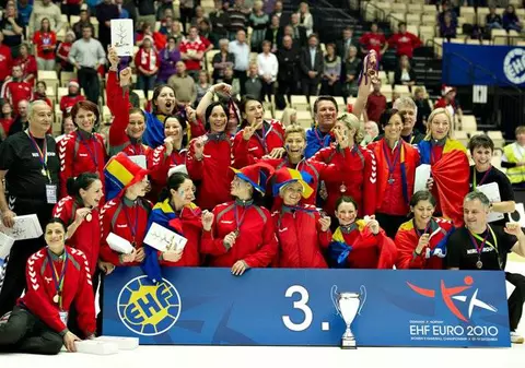 Grupă de foc pentru naţionala feminină de handbal