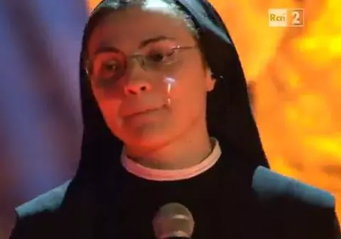 O CĂLUGĂRIŢĂ a CÂŞTIGAT "VOCEA ITALIEI"! SORA CRISTINA a DAT GATA o LUME ÎNTREAGĂ! | VIDEO