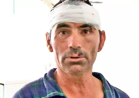 Mineri snopiţi în bătaie de hoţii de fier vechi