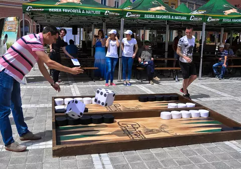 FOTO/ Show cu vedete la campionatul de table!