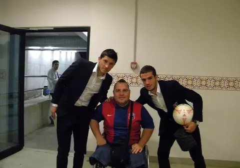 FOTO & VIDEO: Steaua face miracole. A readus la viaţă un suporter greu încercat