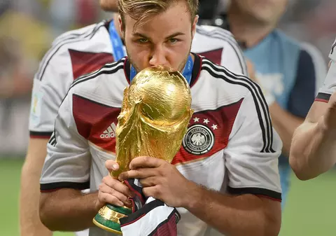 Eroul finalei, Mario Götze, este primul debutant născut în Germania unificată