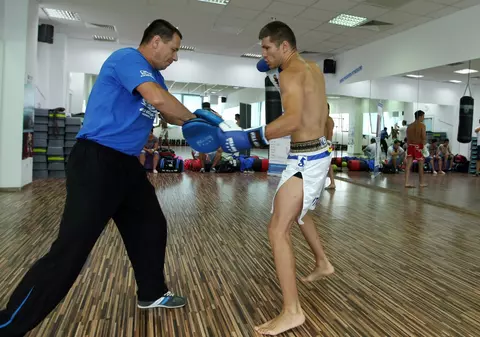 Cristian "The Fastest" Milea se luptă la Superkombat București cu Marvin Ullrich, campionul Franței la kickbox / VIDEO