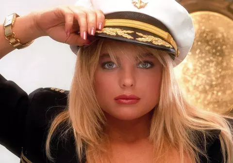 Vedeta din Baywatch, Erika Eleniak, vine în România pentru “Celebrity party” de la Mamaia